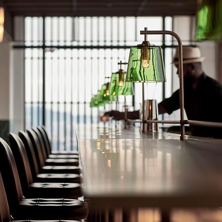 Alila Bangsar Kuala Lumpur Hotel Екстериор снимка The bar at the restaurant